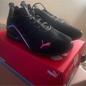 Puma Womens Axelion Training Shoe (NEVER WORN)